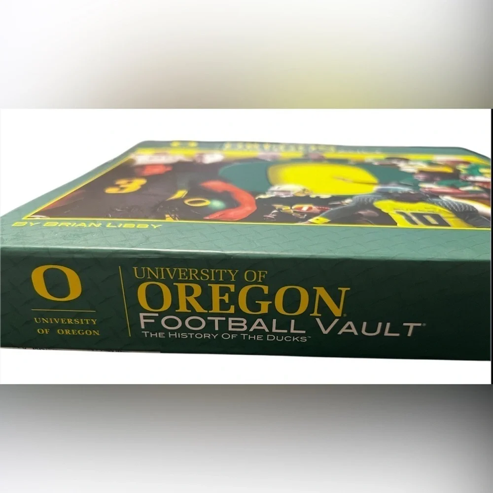 University of Oregon Football Vault: The Hisotry of the Ducks (College Vault)